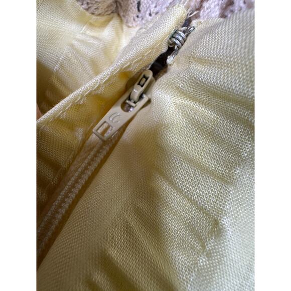 Vintage Prairie Maxi Dress Yellow Lace Trim Long Sleeve Romantic 80s Cottagecore - Picture 4 of 13